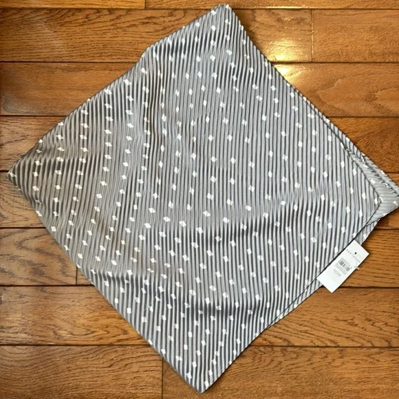 Ann Taylor Pleated Grey & White Diamond Pattern Square Scarf NWT - Picture 2 of 8